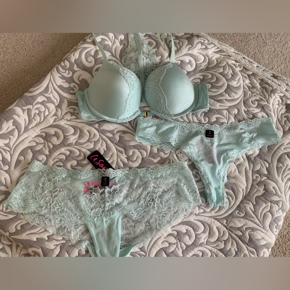 Mint Lace Lingerie Set 34 B - Rhinestones and lace